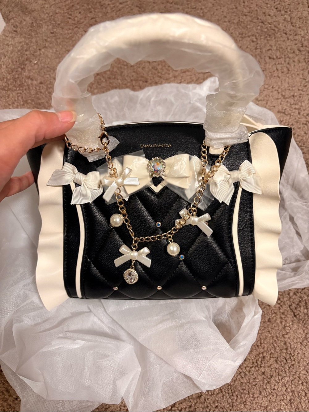NWT Samantha Vega Black and White Quilted Flutter Purse Small Size + Bag Charm